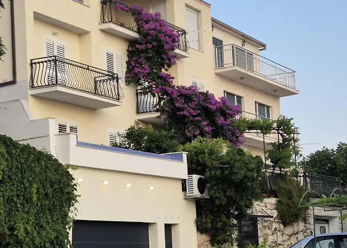 Apartmani Mirta Omis